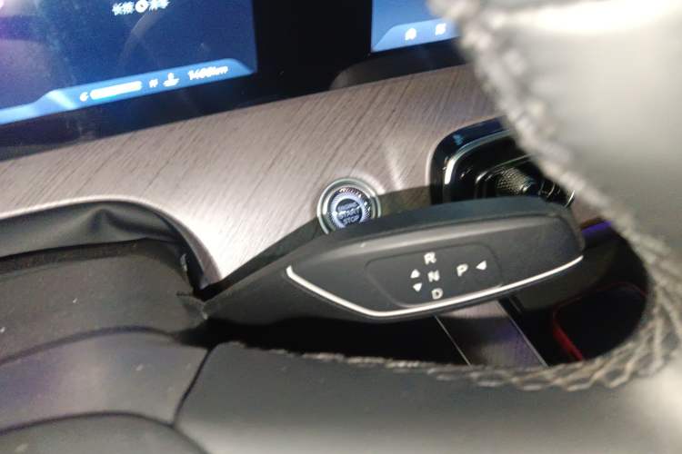 Used Chery Tiggo 9 2025 2.0T Automatic Two-Wheel Drive Luxury Edition 5 Seats
