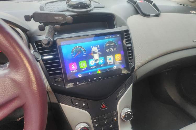 Used Chevrolet Cruze 2011 1.6L SE MT Transformers Edition
