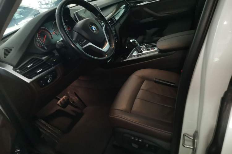 Used BMW X5 2014 xDrive35i Leading Model Left Front Seat