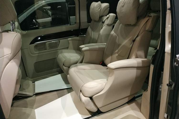 Used Mercedes-Benz V-Class 2017 V 260 Prestige Edition
