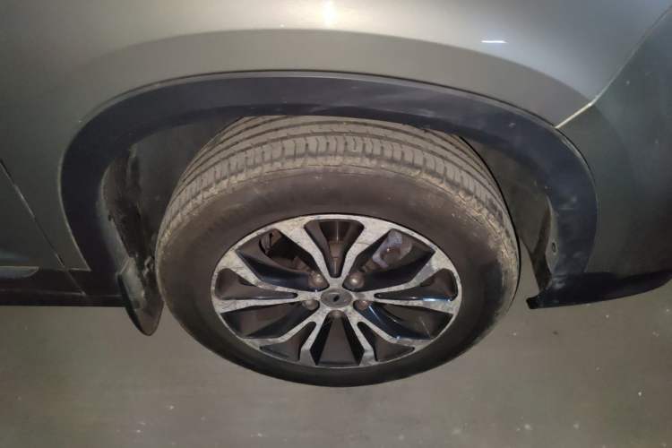 Used FORTHING Joyear X5 2017 1.6L CVT Luxury Model
