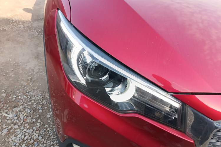 Used MG ZS 2017 1.5L Automatic Elite Edition Right Front Headlight