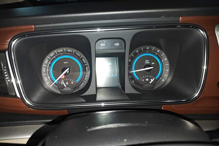 Used Buick GL8 2015 2.4L Luxury Business Premium Edition
