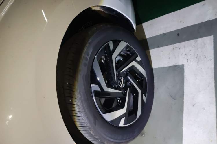 Used Volkswagen Lavida 2026 Pro 1.5L Six Million Edition Right Front Wheel Hub