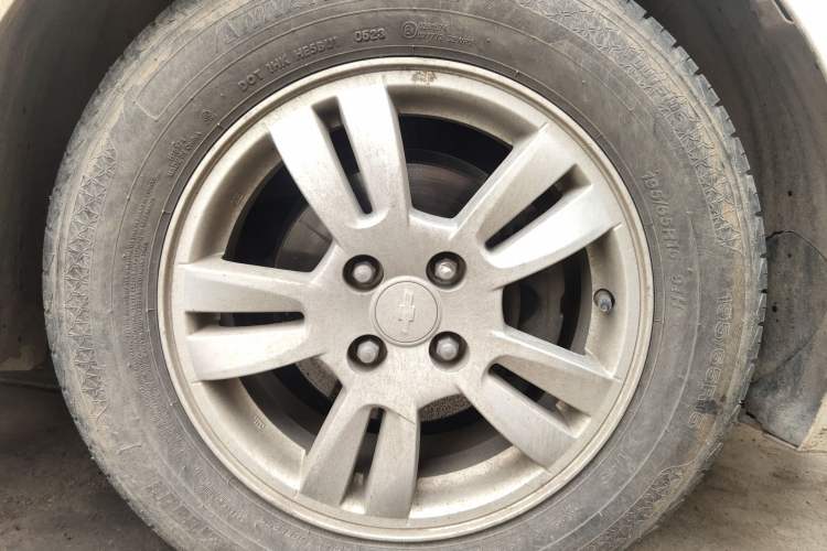 Used Chevrolet Aveo Sonic 2011 Sedan 1.6L Manual Transmission SX