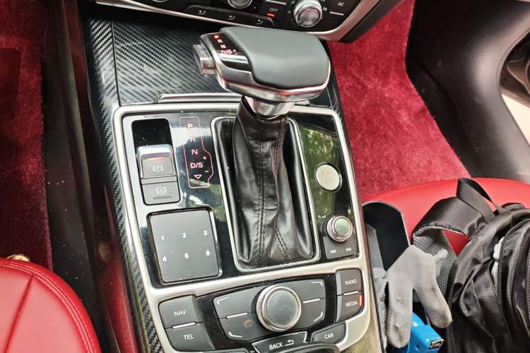 Used Audi A7 2012 2.8FSI quattro Ambition model Gear Lever