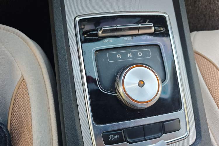 Used Roewe i6 New Energy 2017 45T Hybrid Connect & Smart Enjoyment Edition
