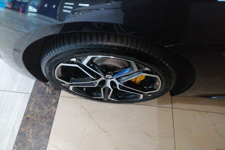 Used Xiaomi Auto SU7 2024 Four-Wheel Drive Ultra-Long Range Advanced Intelligent Driving Max Edition