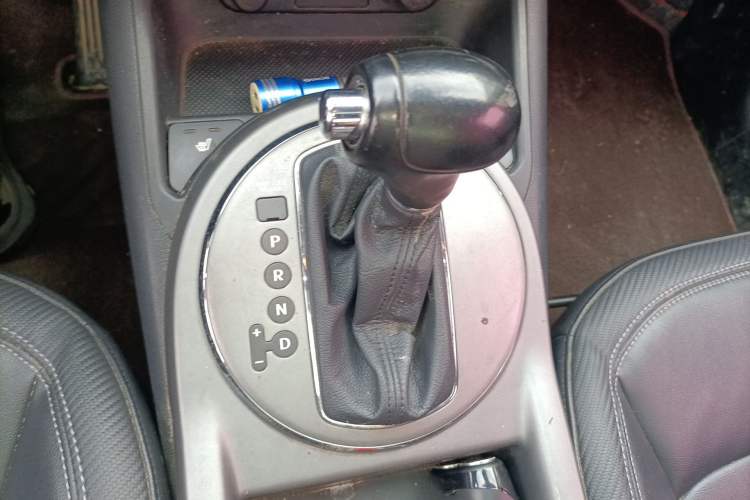 Used Kia Sportage R 2016 2.0L Automatic Two-Wheel Drive DLX Gear Lever