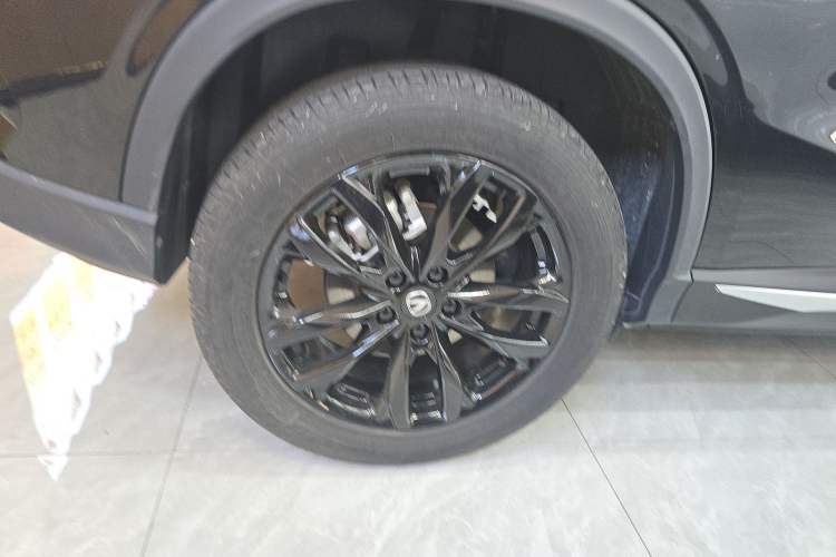 Used CHANGAN OSHAN X5 PLUS 2023 1.5T DCT Enjoyment Version Right Rear Wheel Hub