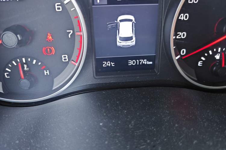 Used Kia kx1 Stonic 2021 1.4L CVT Fun & Sunroof Model Odometer Close Up