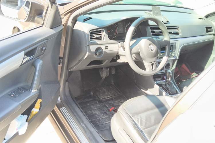 Used Volkswagen Gran Lavida 2013 1.6L Automatic Comfort Model
