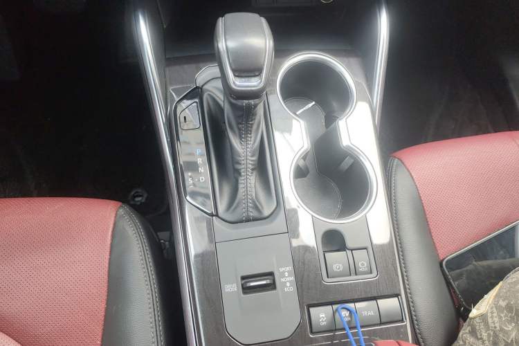 Used Toyota Crown Kluger 2021 2.5L HEV Four-Wheel Drive Flagship Edition Gear Lever