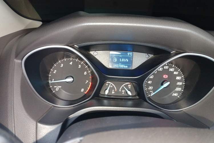 Used Ford Focus 2012 Hatchback 1.6L Manual Fashion Edition
