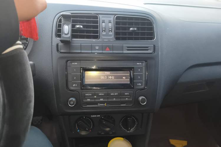 Used Volkswagen Polo 2016 1.4L Manual Fashion Model
