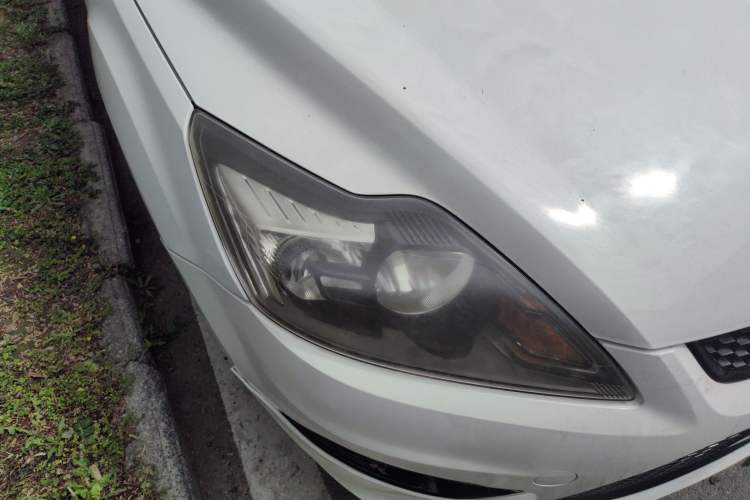 Used Ford Focus 2013 Hatchback Classic 1.8L Automatic Fashion Edition Right Front Headlight