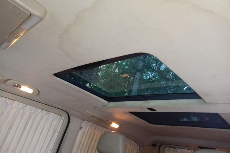 Used Mercedes-Benz Viano 2011 2.5L Prestige Edition Headliner