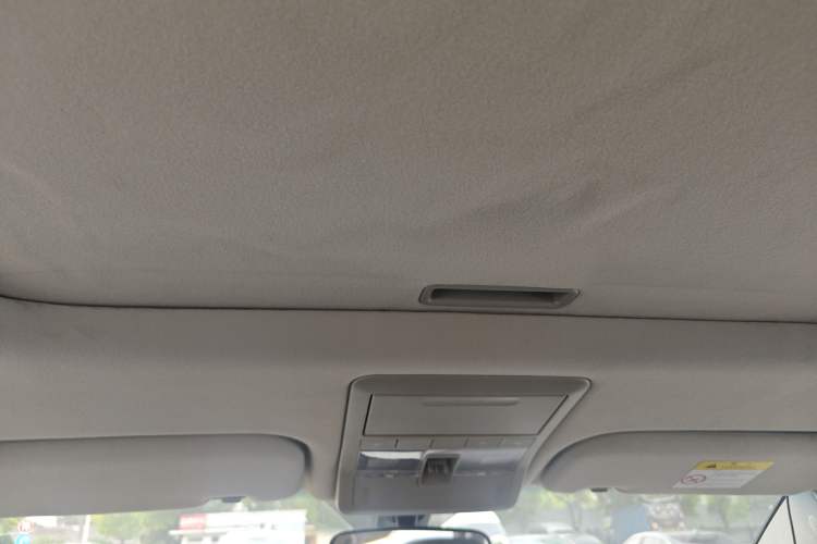 Used Chevrolet Captiva 2015 2.4L 4x4 Flagship Edition 7-Seater Headliner