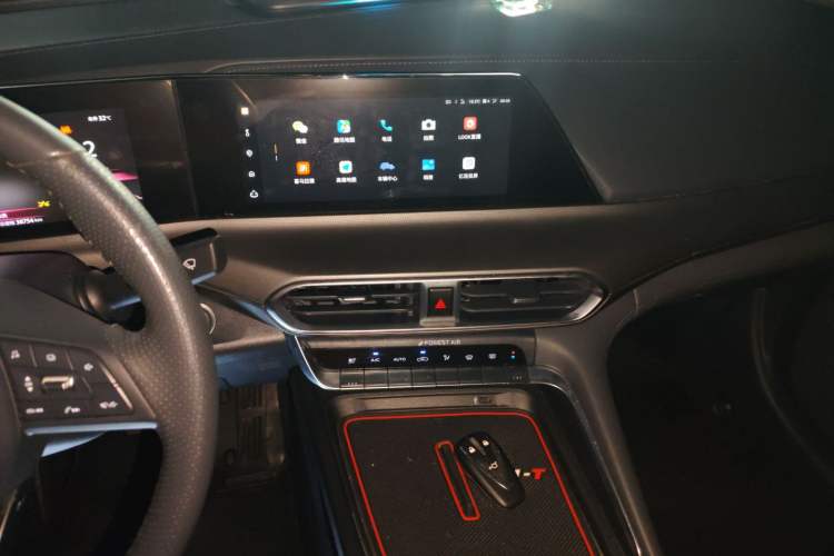 Used CHANGAN UNI-T 2020 1.5T Prestige Version