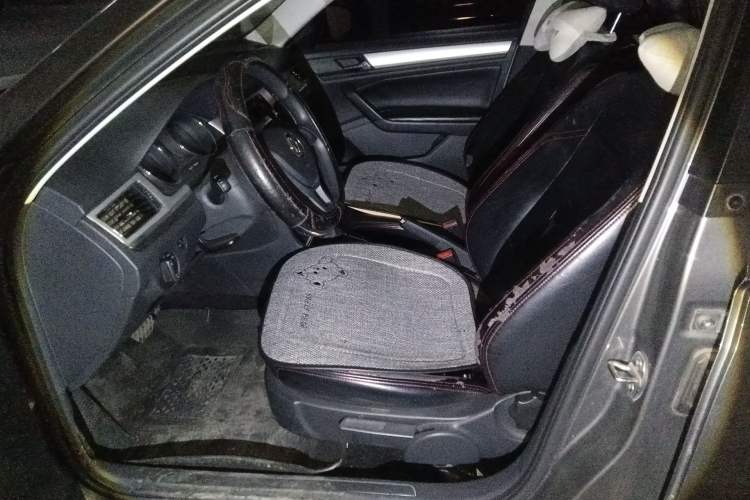 Used Volkswagen C-TREK 2018 1.5L Automatic Fashion Model Left Front Seat