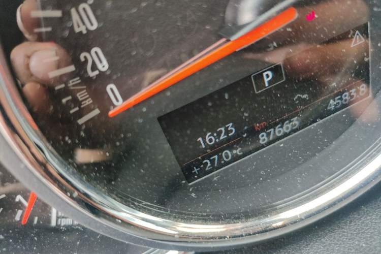 Used MINI Clubman 2018 1.5T COOPER Classic Edition Odometer Close Up