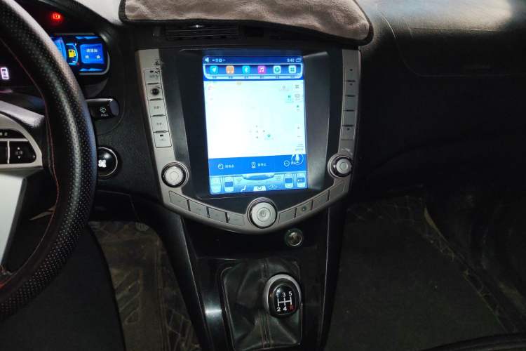 Used BYD S6 2014 2.0L Manual Luxury 5-Seater
