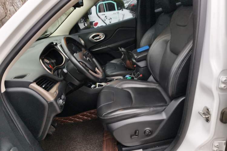 Used Jeep Cherokee 2016 2.4L Leading Edition