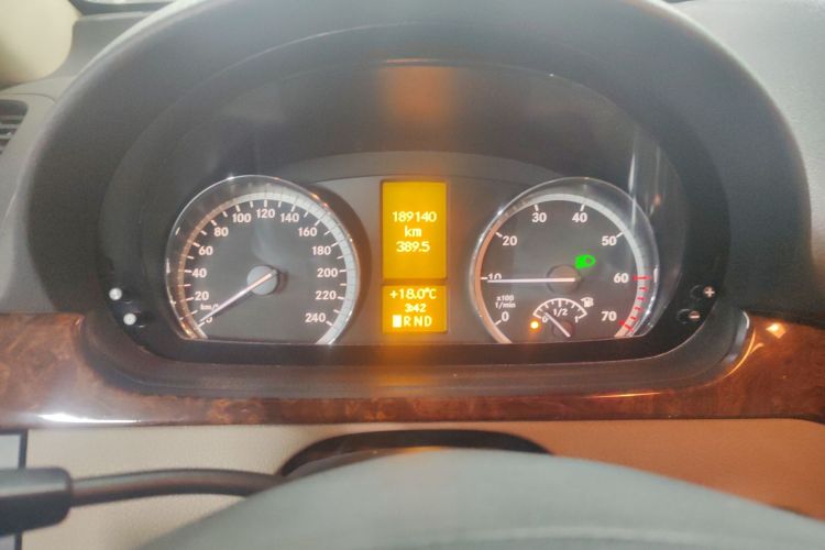 Used Mercedes-Benz Viano 2013 3.5L Haoci version Instrument Cluster