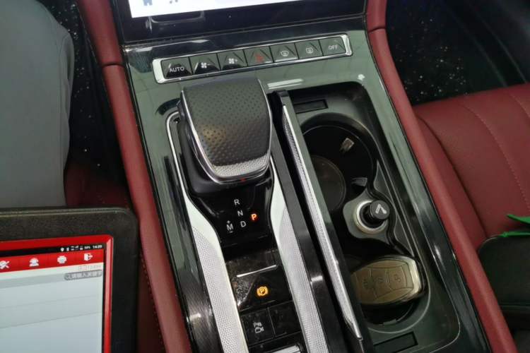 Used Hongqi H5 2025 2.0T Automatic Flag Edition – 500 000 Units Commemorative Version