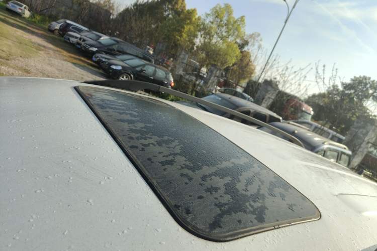 Used HYOSOW H3 2015 1.5L manual luxury version
