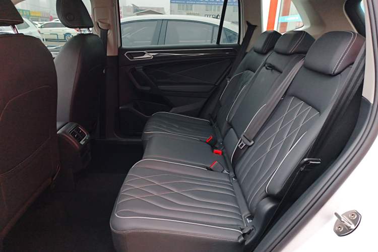 Used Volkswagen Tiguan L 2024 300TSI Automatic Two-Wheel Drive Smart Edition
