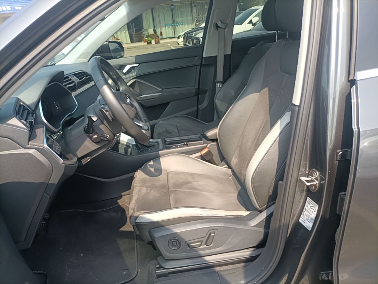 Vordere Reihe im Auto