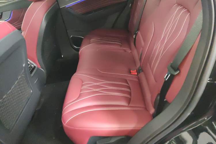 Used Hongqi HS5 2026 Model 2.0T Two-Wheel Drive Qi Xiang Pro Edition