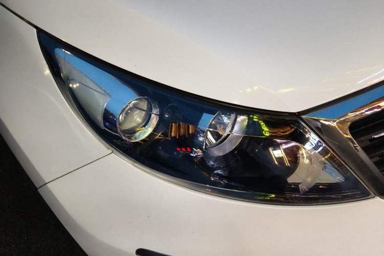 Used Kia Sportage R 2014 2.0L Automatic Two-Wheel Drive GL Right Front Headlight