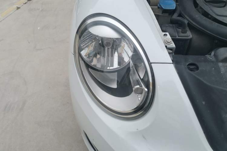 Used Volkswagen Beetle 2013 1.4 TSI Comfort Model Right Front Headlight