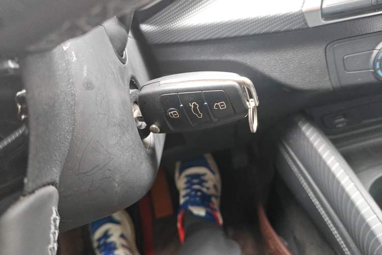 Used Audi Q2L 2022 35 TFSI Advanced Style Edition Vehicle Key