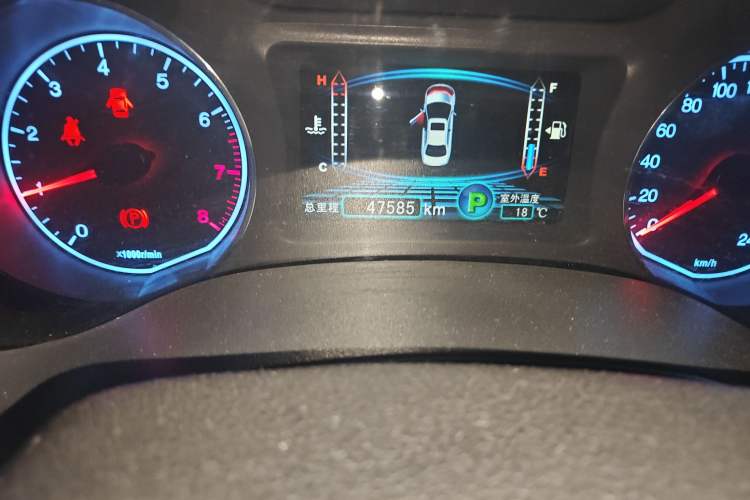 Used BYD Surui 2012 1.5TID Automatic Flagship Version Odometer Close Up