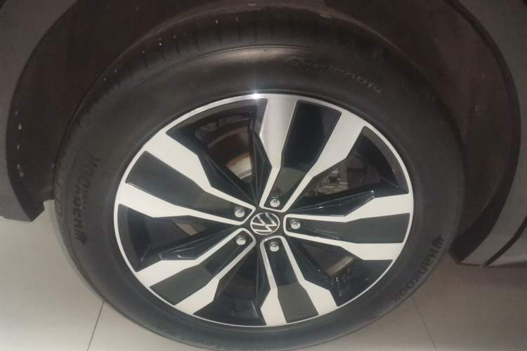 Used Volkswagen Tiguan L 2023 330TSI Automatic Two-Wheel Drive R-Line Enjoyment Edition