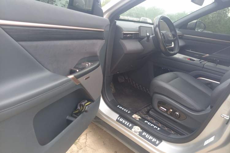 Used Dongfeng eπ eπ008 2024 210Max Range-Extended Version 6 Seats Driver Seat