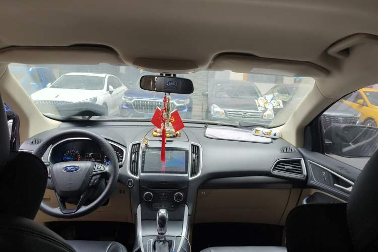 Used Ford Edge 2016 EcoBoost 245 Two-Wheel-Drive Titanium 5-Seater
