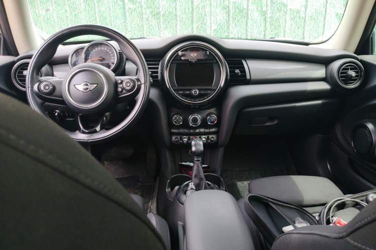 Used MINI 2016 1.5T COOPER Center Console