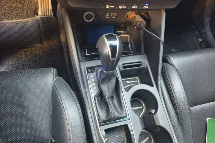 Used Hyundai Tucson 2018 1.6T Dual-Clutch Two-Wheel Drive 15th Anniversary Special Edition