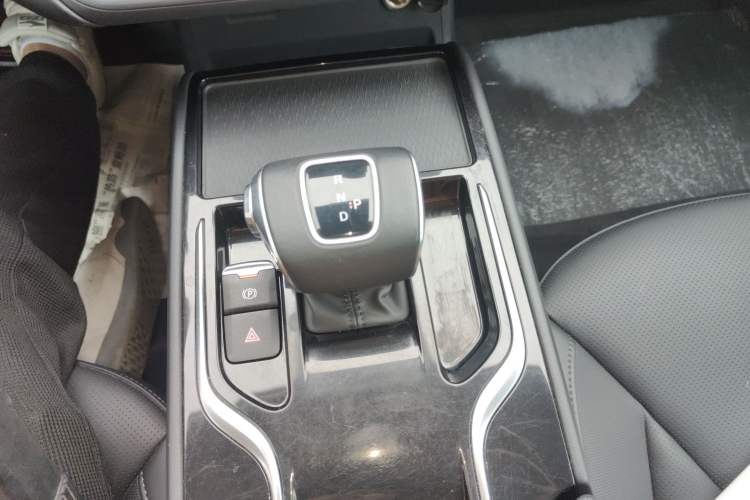 Used Hongqi E-QM5 2022 431 km Charge & Enjoy Edition Gear Lever