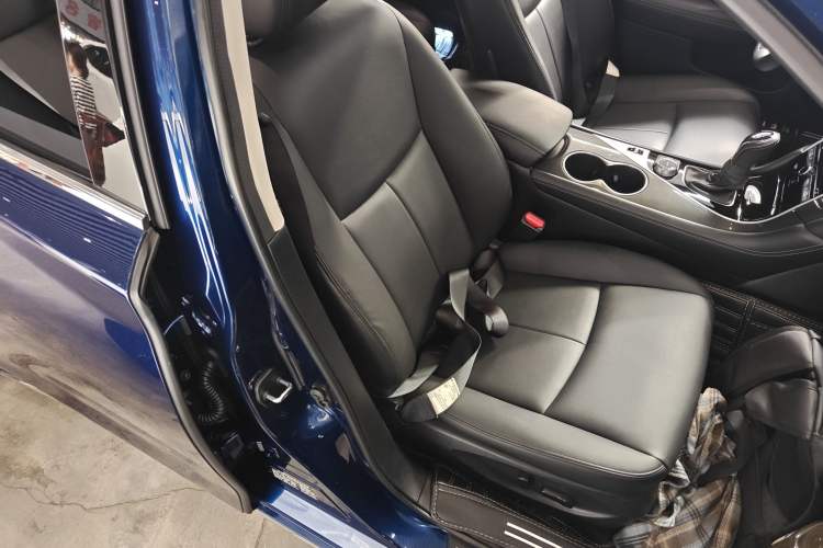 Used Infiniti Q50L 2018 2.0T Comfort Edition China VI Standard
