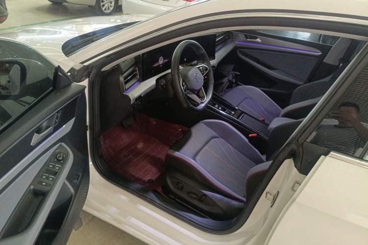 Used Volkswagen Lamando 2022 Lavida L 280TSI DSG Cool & Spicy Edition
