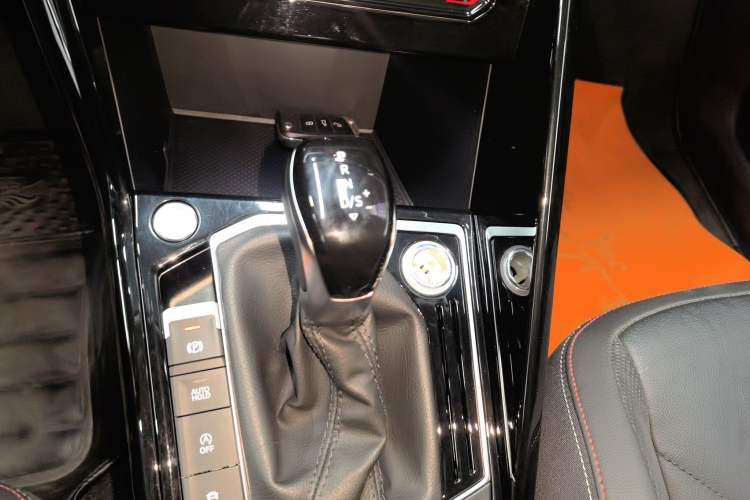 Used Volkswagen Tayron 2020 330TSI Two-Wheel Drive Luxury Smart Connectivity Version Gear Lever