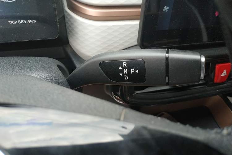 Used SOL E10X 2021 302 km Range Luxury Version 31.4 kWh