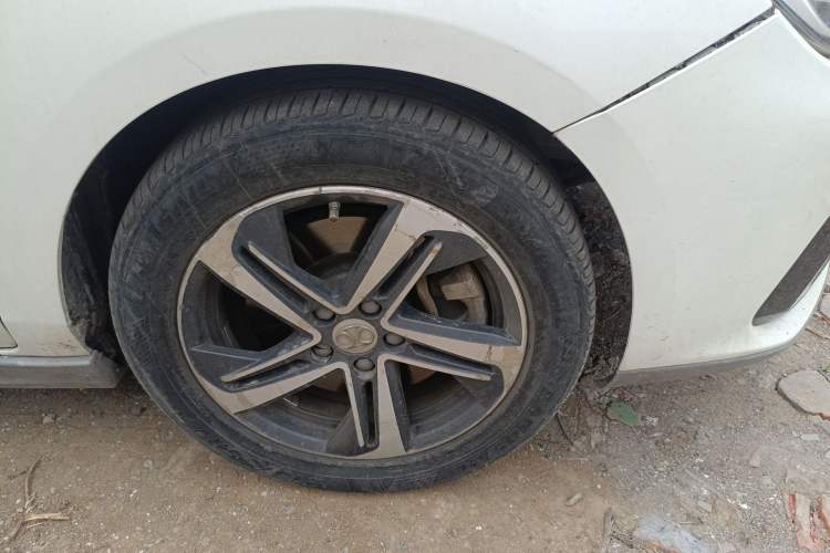 Used BAIC Beijing EU5 2018 R500 Smart Wind Edition Right Front Wheel Hub