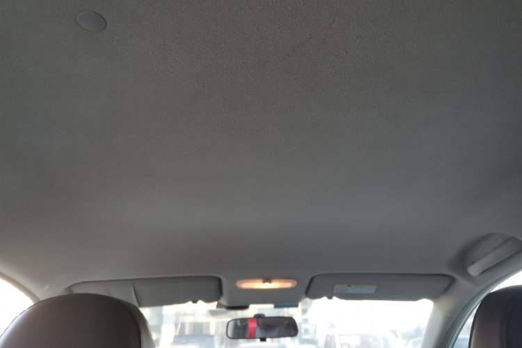 Used Venucia D50 2013 1.6L Automatic Fashion Edition
