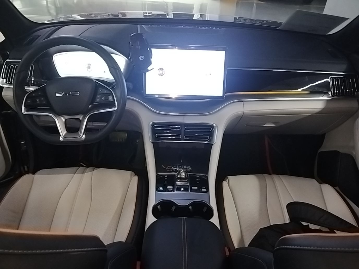BYD Song PLUS New Energy 2024 HONOR Edition DM-i 110km Flagship PLUS — снимка 12